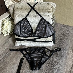 HOUSE OF WIDOW TRIANGLE WRAP BRALETTE AND MATCHING CUTOUT PANTIES
